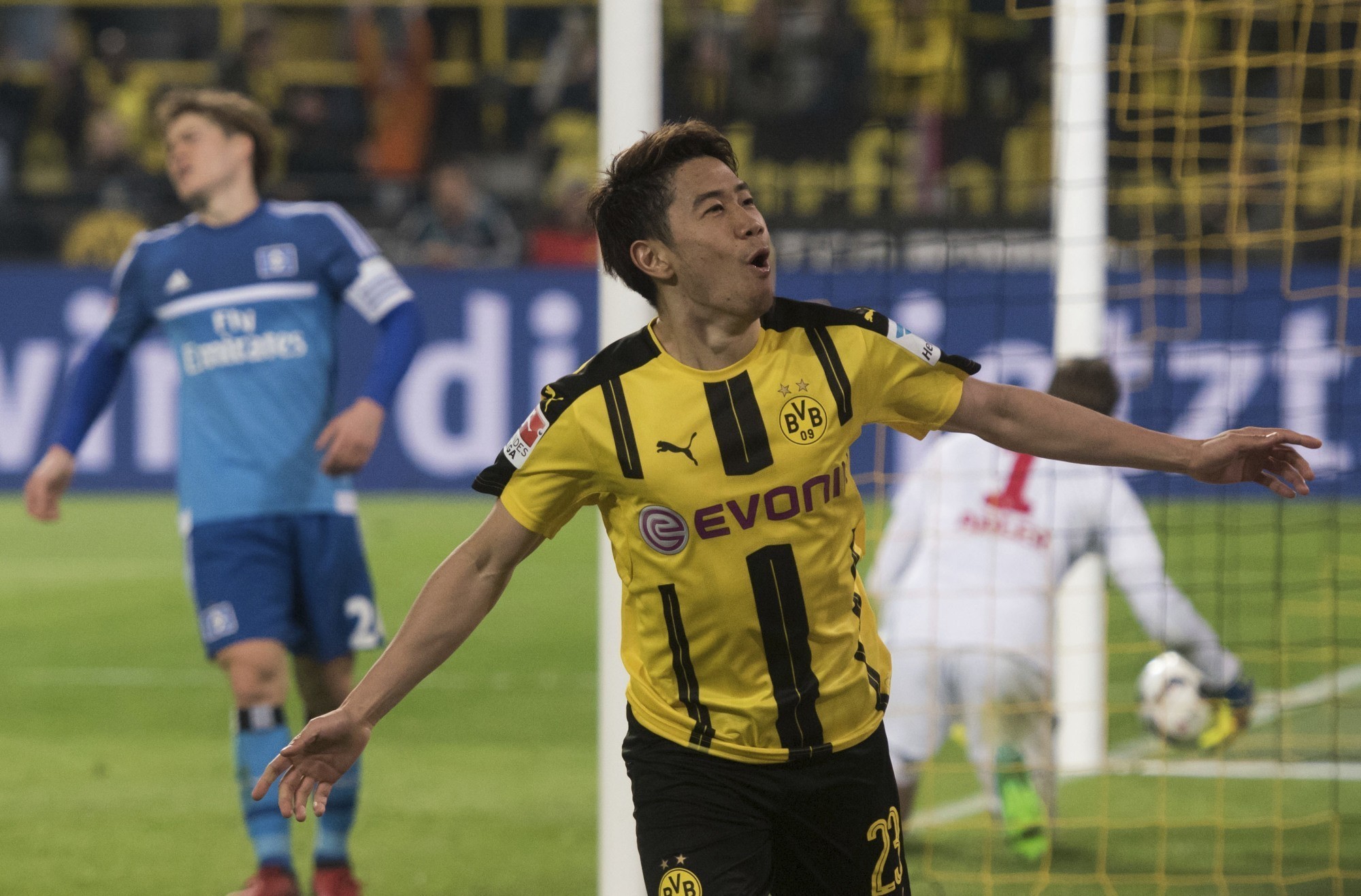 Kagawa renova até 2020 com o Dortmund