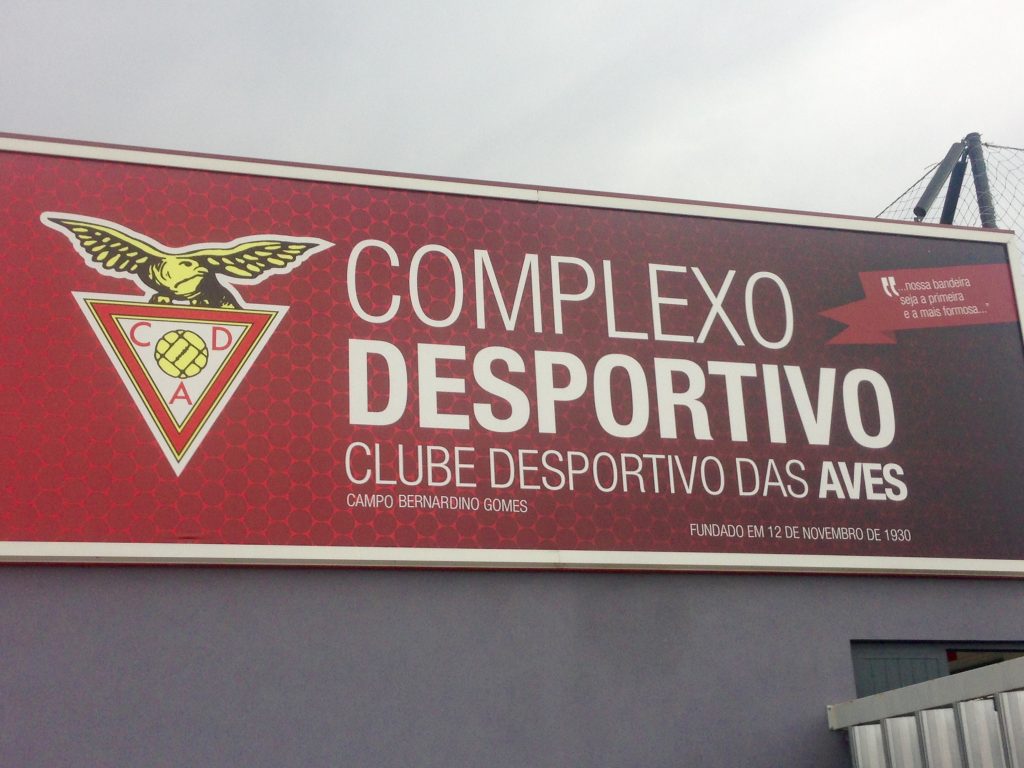 Aves não cumpriu o regulamento sobre salários. Poderá descer.