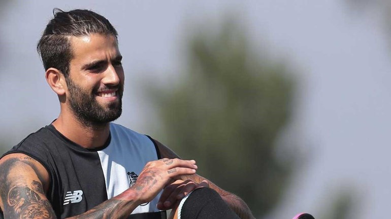 “Sérgio Oliveira a titular”