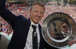 Da braçadeira de capitão, à braçadeira de treinador.