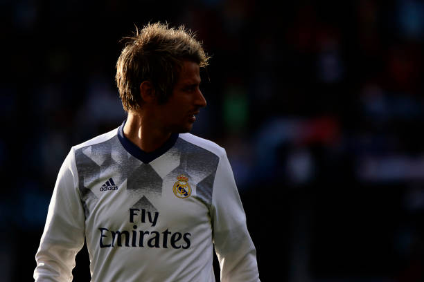 Alternativa a Marcelo.