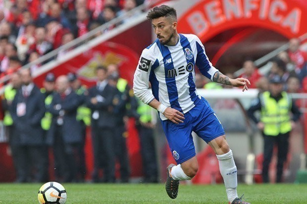 Chelsea quer Alex Telles