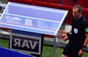 VAR chega à Holanda.