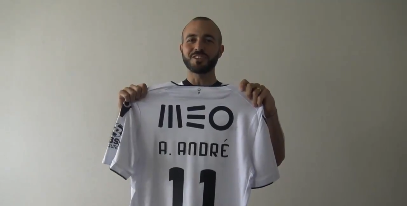 A confirmação das últimas transferências.