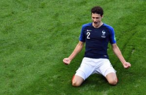 Pavard “seduz tubarões europeus”.