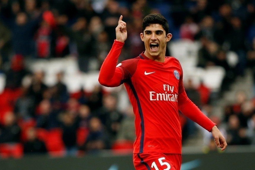 Tudo por Gonçalo Guedes.