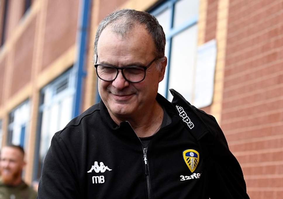 Doa 2 milhões ao primeiro clube que treinou.