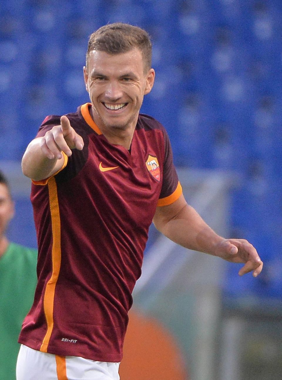 Dzeko como solução.
