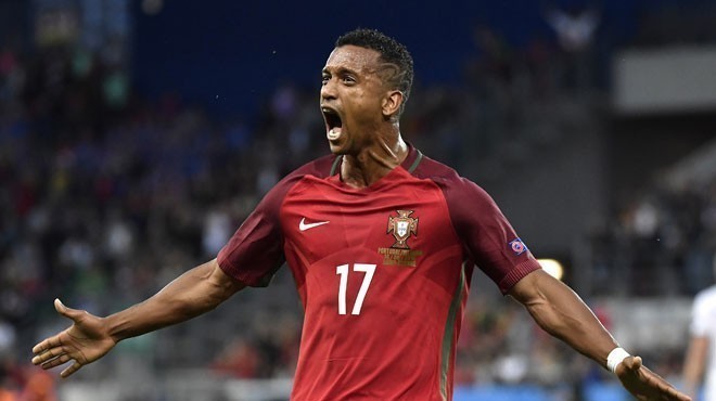 “Podia ter jogado no Bayern Munique”.