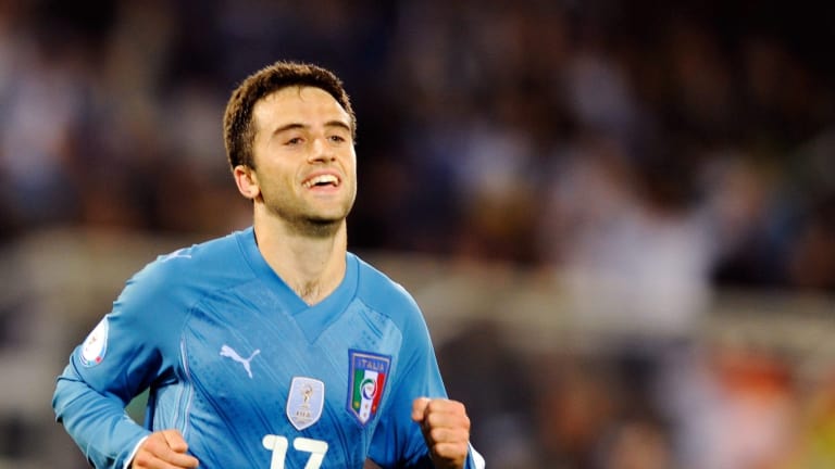 Rossi pondera regressar.