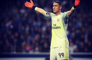 O abraço Vlachodimos