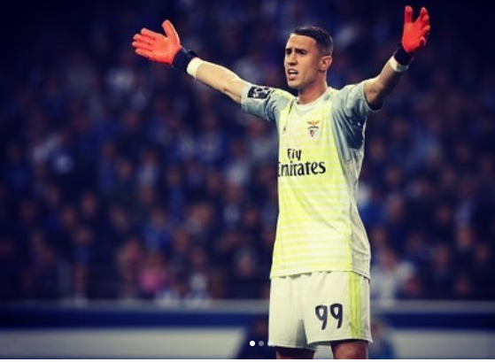 O abraço Vlachodimos