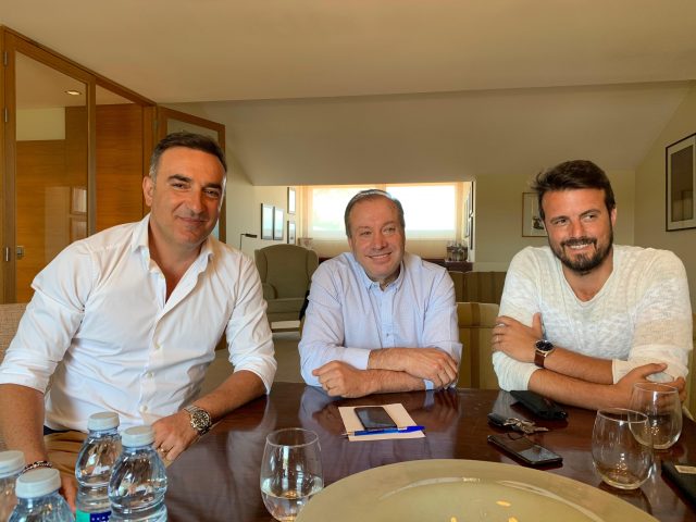 OFICIAL: Carlos Carvalhal é o novo treinador.