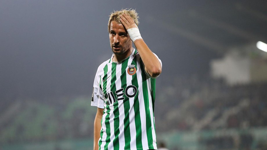 OFICIAL: Sai no final da época.