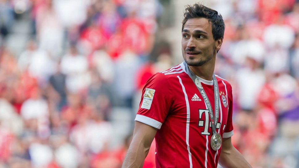 OFICIAL: Hummels de regresso.
