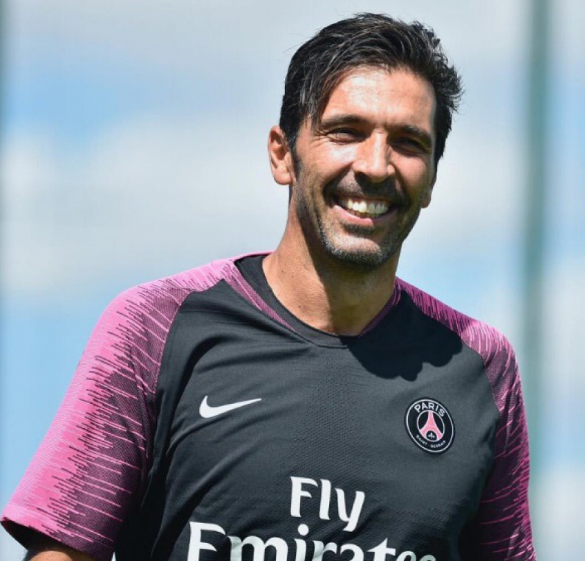 Buffon associado ao FC Porto.