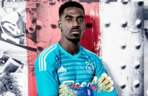 OFICIAL: Bruno Varela prossegue no Ajax.
