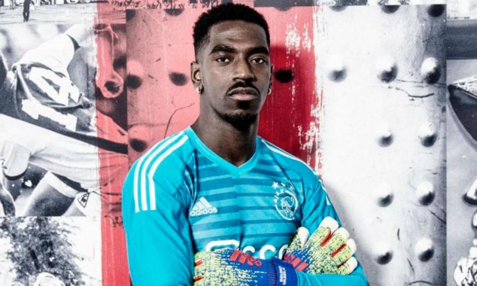 OFICIAL: Bruno Varela prossegue no Ajax.