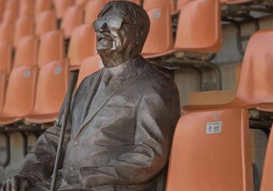 Valência com gesto único.