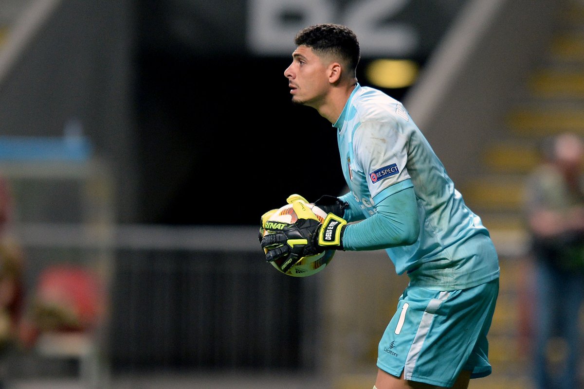 Sá não fica e é para vender.