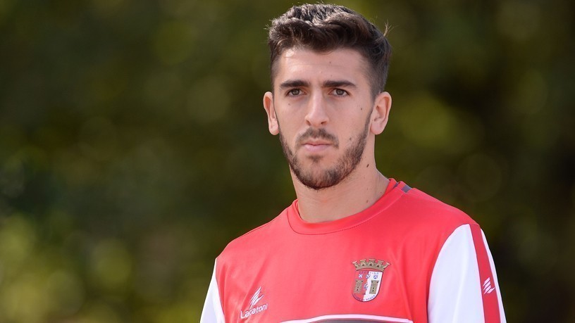 Dínamo de Kiev e Norwich sondam Paulinho.