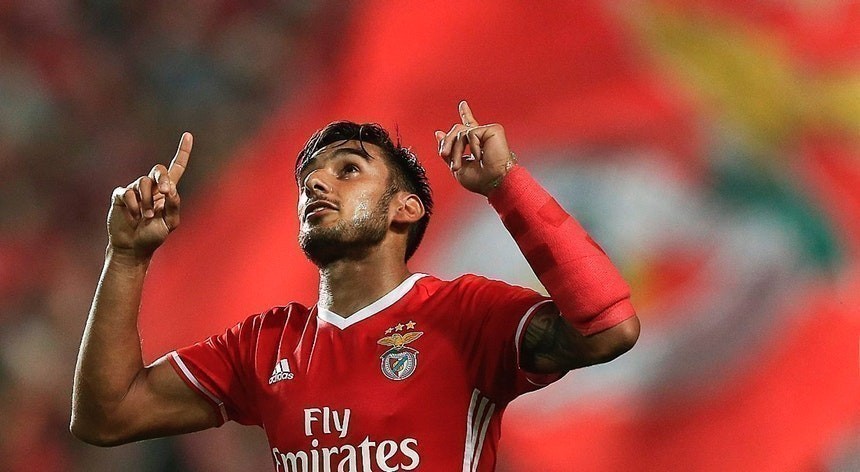 Pavón volta ao radar, com Sálvio ao barulho.