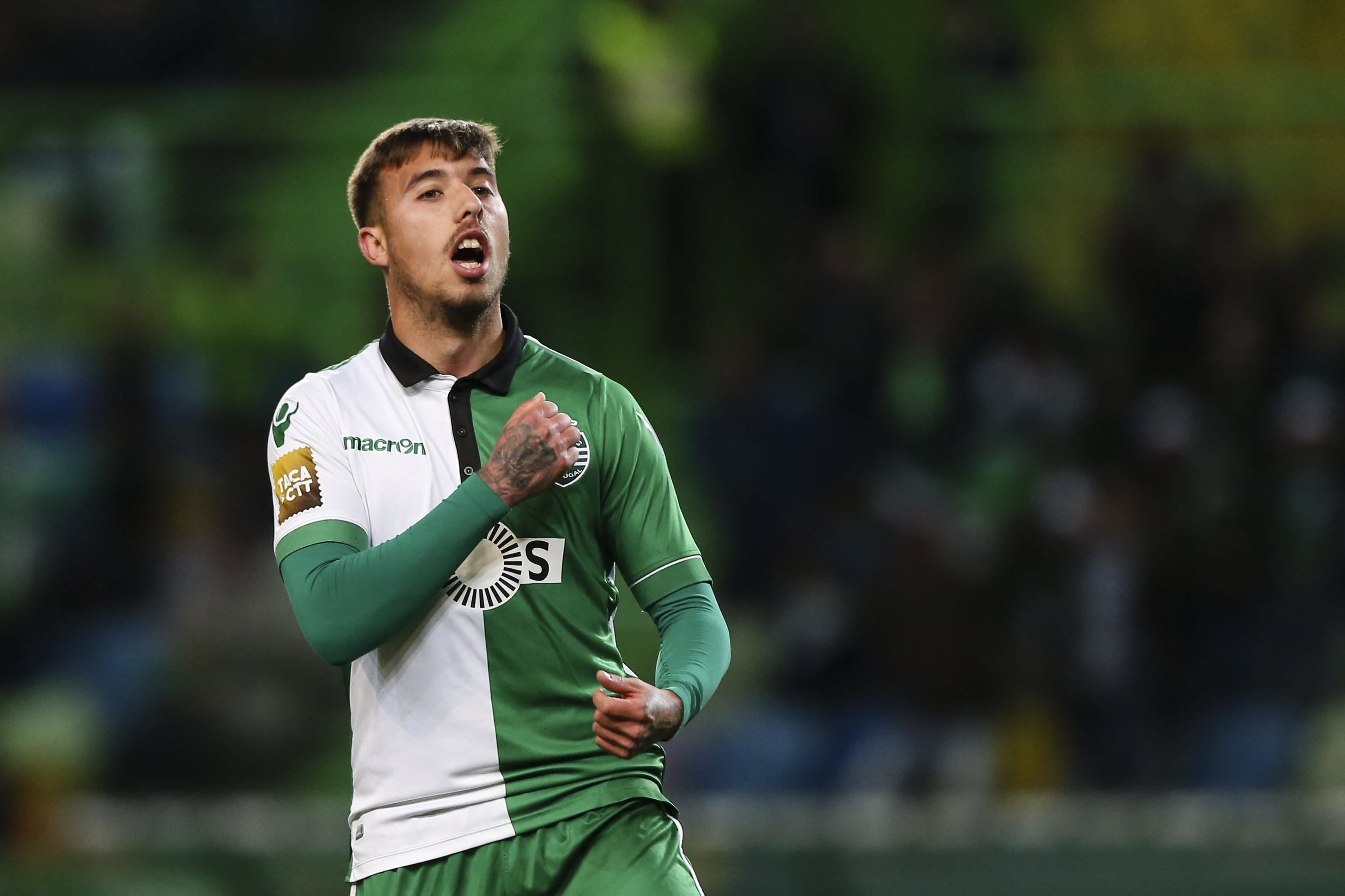 Empréstimo com cláusula de 6 milhões.