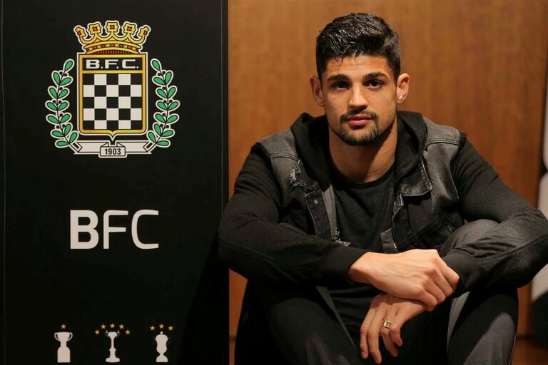 Raphael Rossi na agenda.