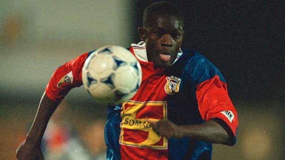 Benfica e Alverca de mãos dadas.