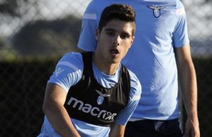 Pedro Neto quase certo.