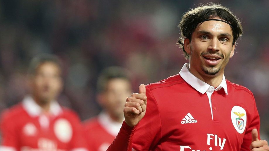 Krovinovic associado ao Vit. Guimarães.