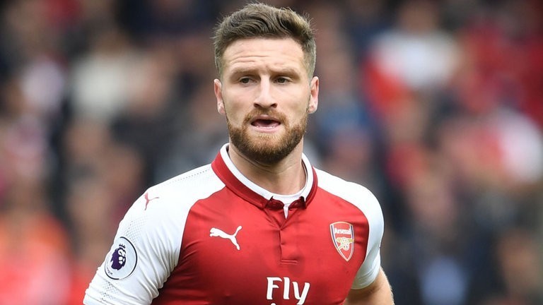 Shkodran Mustafi sondado.