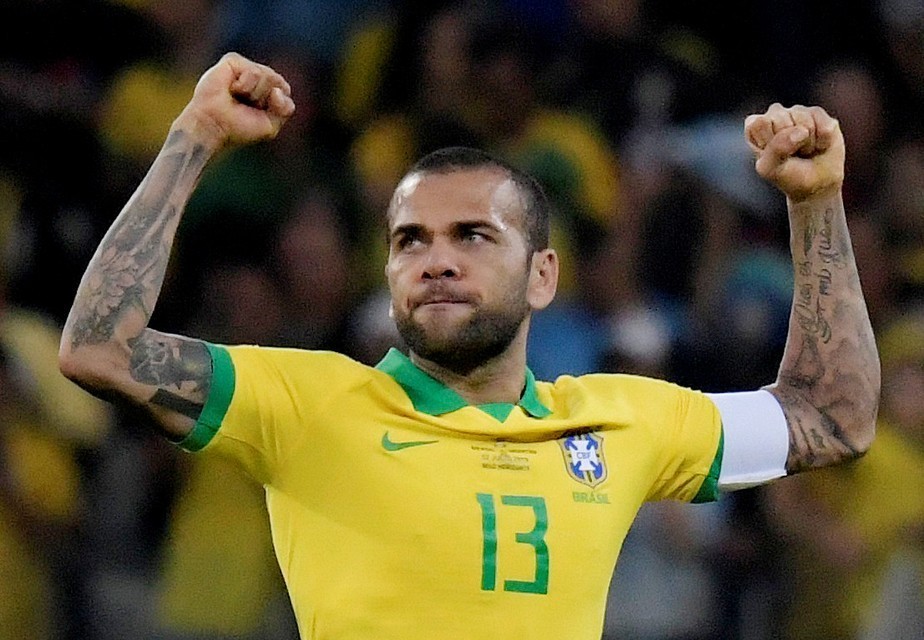 Dani Alves com interessado vindo de Itália.