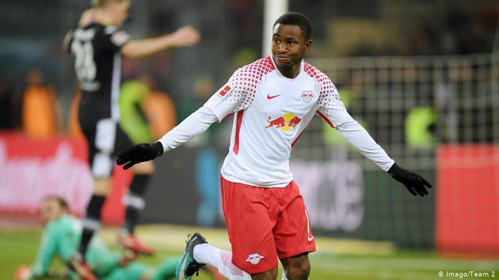 OFICIAL: Lookman ruma à Bundesliga.