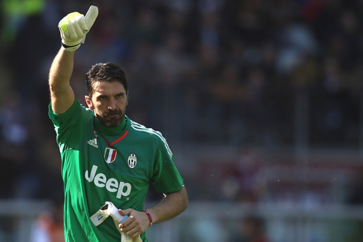OFICIAL: Buffon está de regresso.
