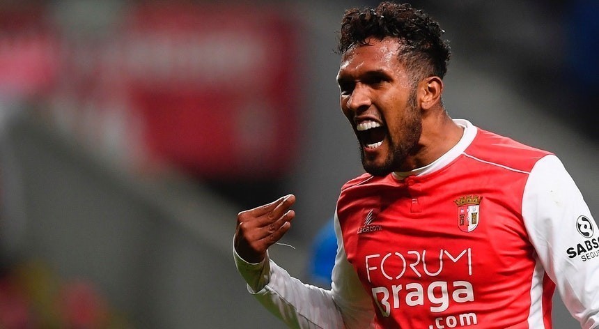 OFICIAL: Dyego Sousa na China.