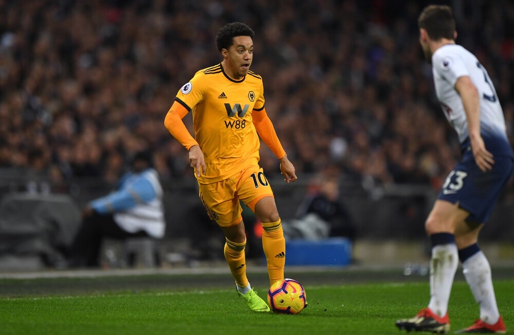 OFICIAL: Hélder Costa junta-se a um histórico emblema Inglês.