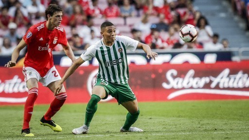 OFICIAL: Vinícius reforça o Benfica.