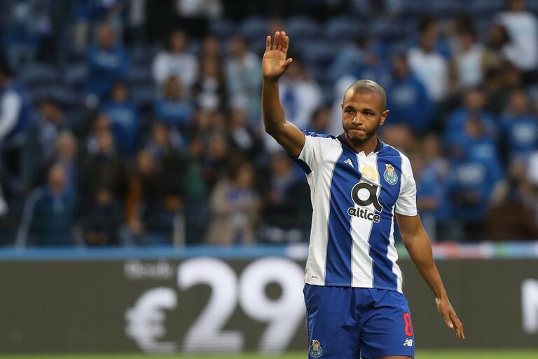 OFICIAL: Brahimi no Qatar.