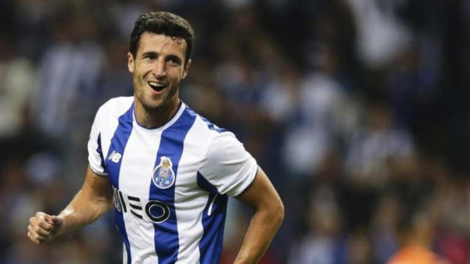 Clube Português pisca o olho a Marcano.