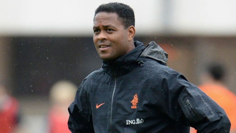 OFICIAL: Valdés certo, Kluivert a caminho.