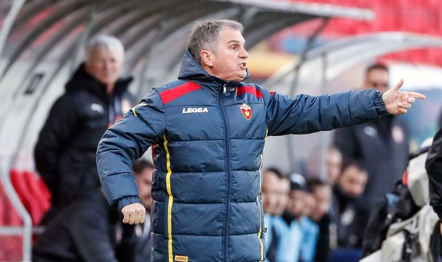 OFICIAL: Servia tem novo selecionador.