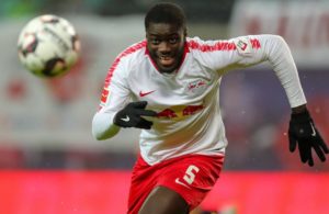 Depois de Pépé, segue-se um defesa central.