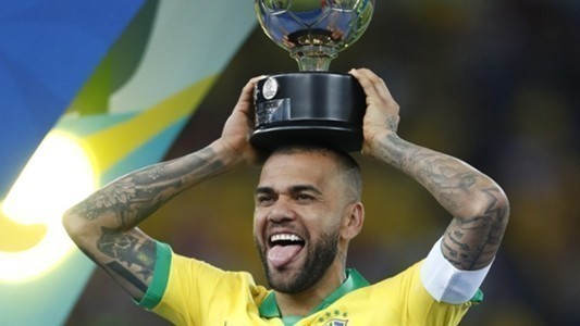 OFICIAL: Dani Alves ingressa no São Paulo.