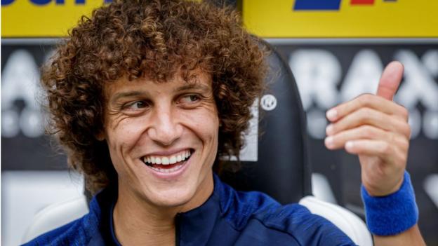 OFICIAL: David Luiz troca Chelsea pelo Arsenal.
