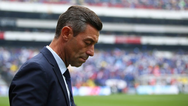 OFICIAL: Pedro Caixinha deixa comando técnico do Cruz Azul.