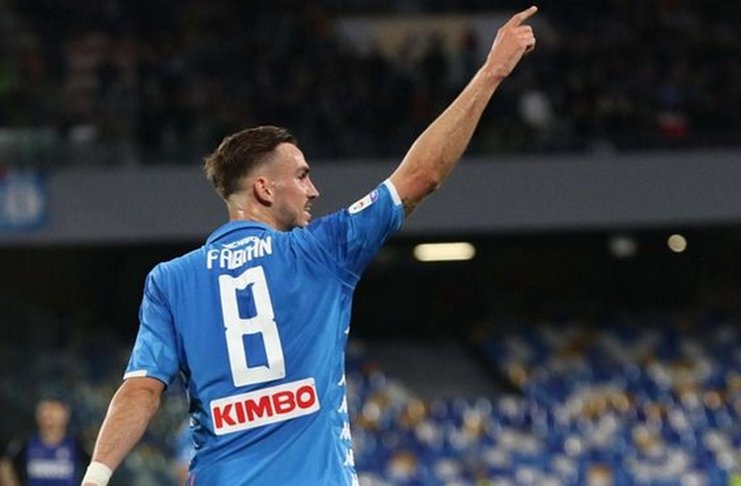 Barcelona segue Ruiz.