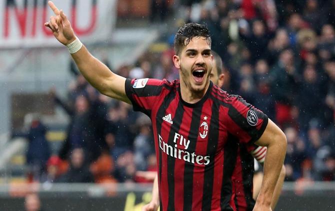 OFICIAL: Frankfurt e AC Milan trocam de jogadores.