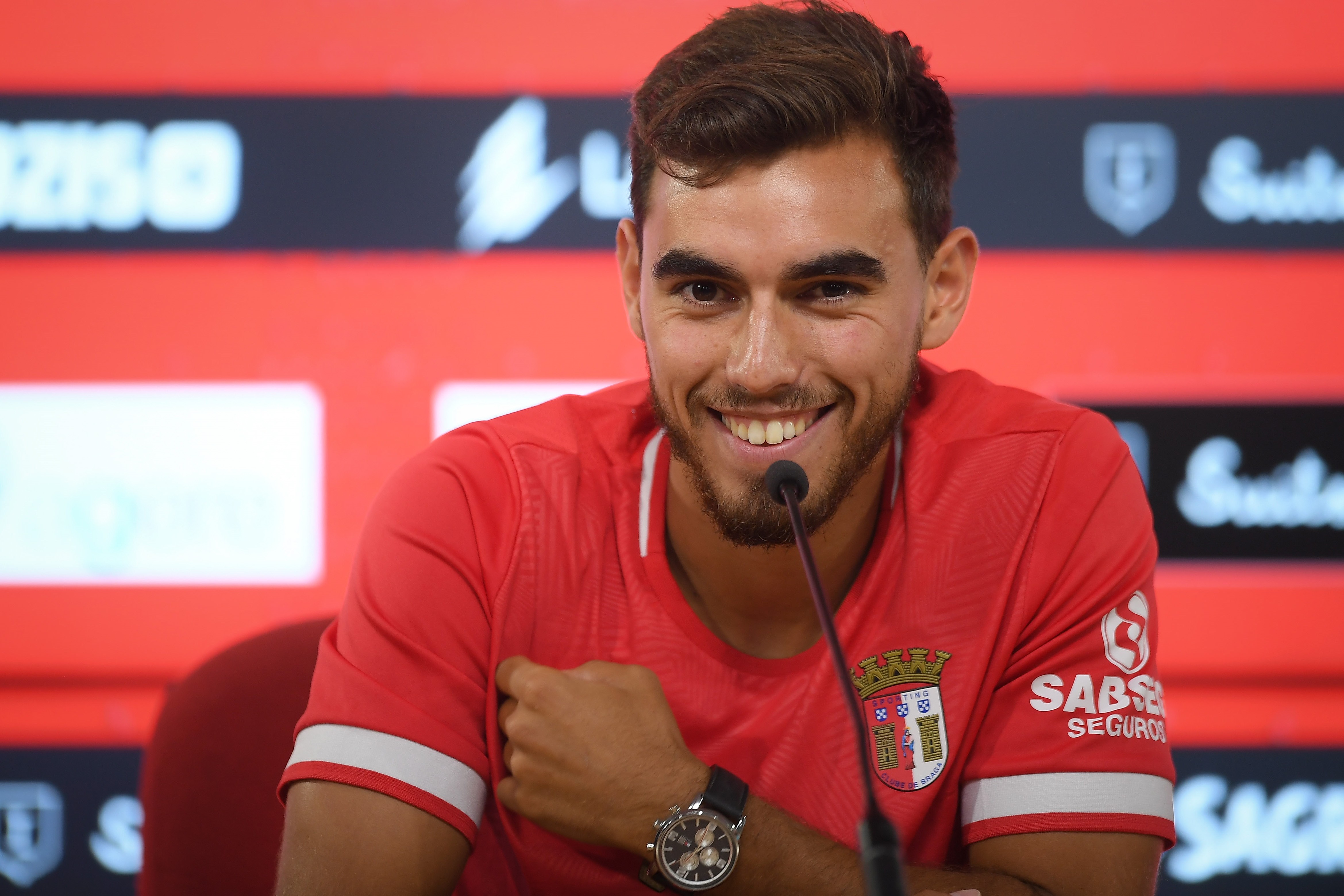 OFICIAL: Horta renova.