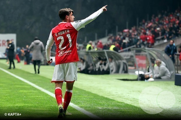 OFICIAL: Horta renova.